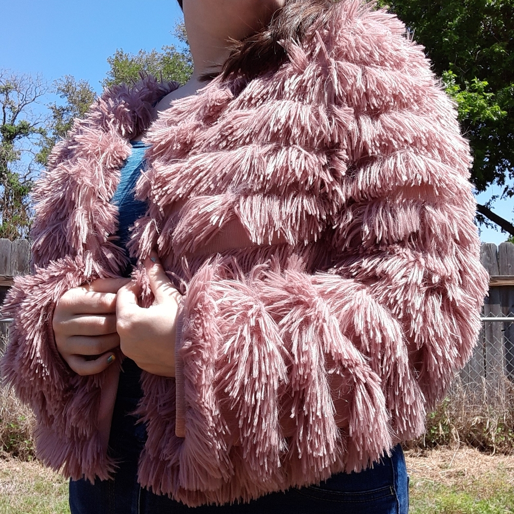 ❤VALENTINE SPECIAL❤NWT Pink Fuzzy Jacket